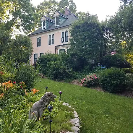 The Lion And The Rose Bed And Breakfast-3
